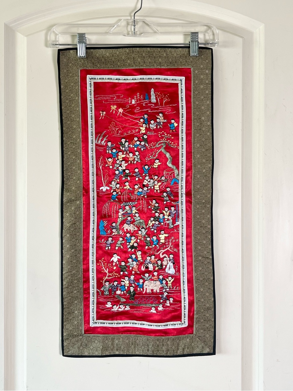 Vintage Chinese Silk Embroidery Panel 100 Children Hundred Boys Runner 25.5”x13”